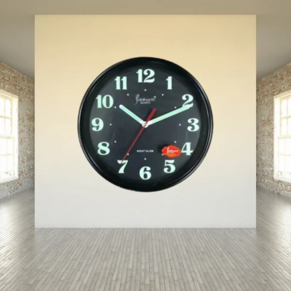 RADIUM - Analog Black Clock